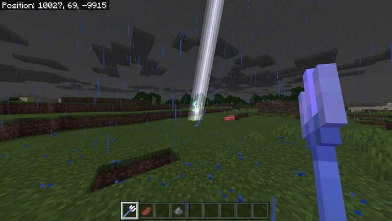 Как вызвать молнию в Minecraft2